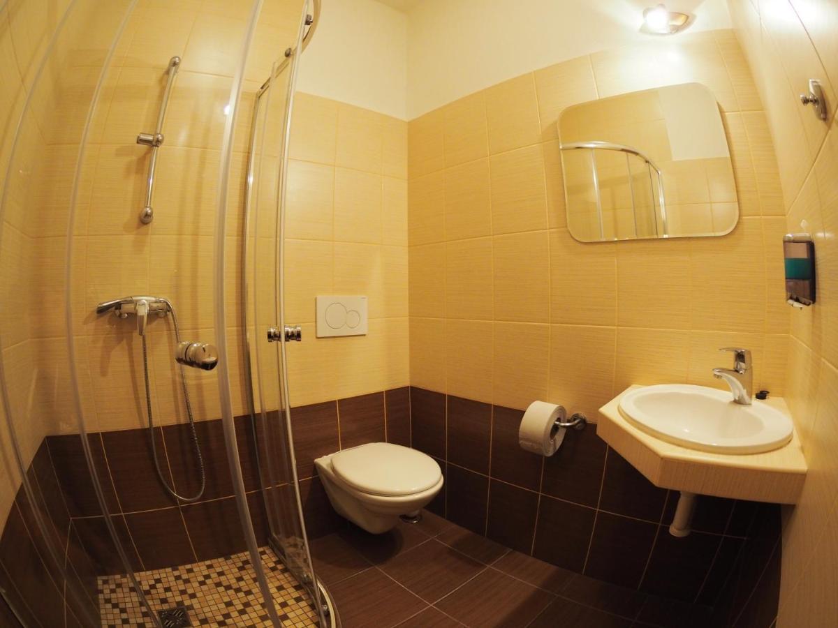 Hotel Britannia Vsetín Екстериор снимка